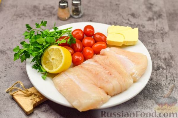 Рыба, запечённая с помидорами черри и лимоном