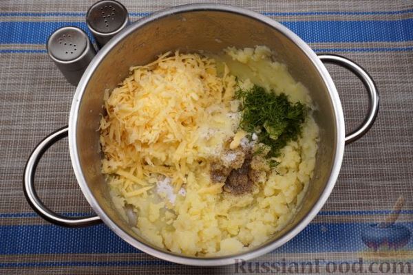 Дрожжевые пироги-лепёшки с картофельно-сырной начинкой (без яиц)