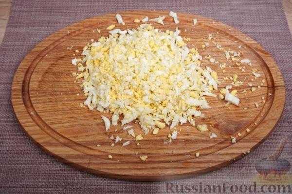 Лаваш с сыром, яйцами и зеленью, на мангале