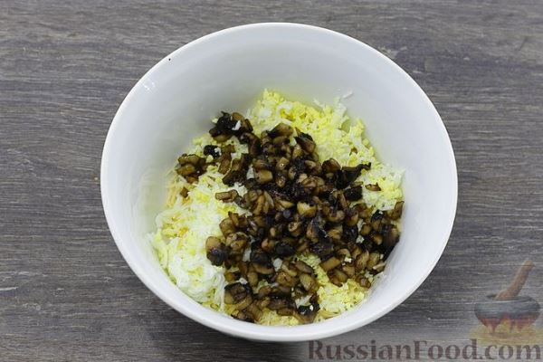 Крабовые палочки, фаршированные грибами и сыром